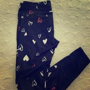 2 Demi Lovato Fabletics leggings